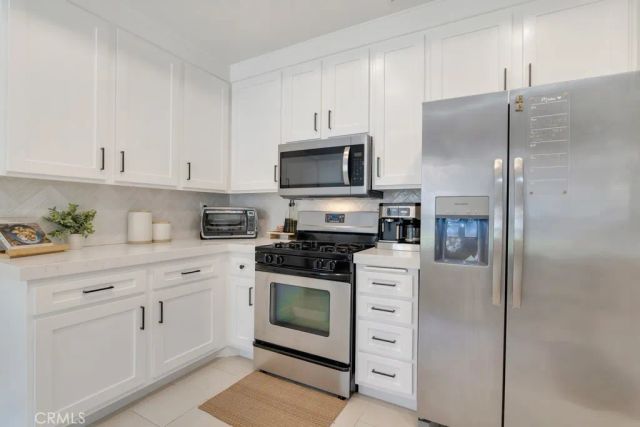 272 Fieldstone Way A, Simi Valley, CA 93065