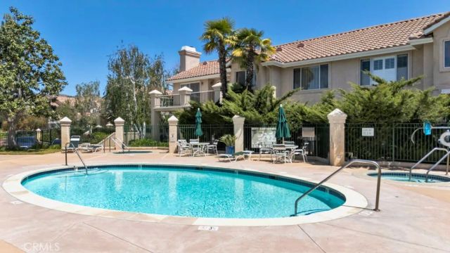 272 Fieldstone Way A, Simi Valley, CA 93065