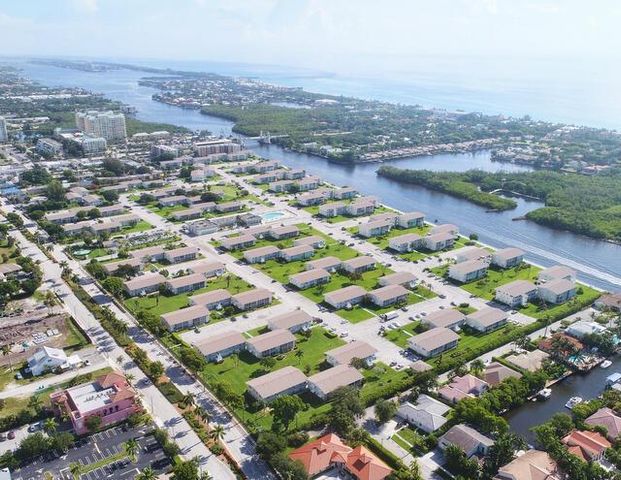 680 W Horizons W 103, Boynton Beach, FL 33435