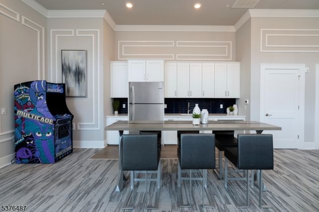 64 Eastwood Ter, East Hanover Twp., NJ 07936