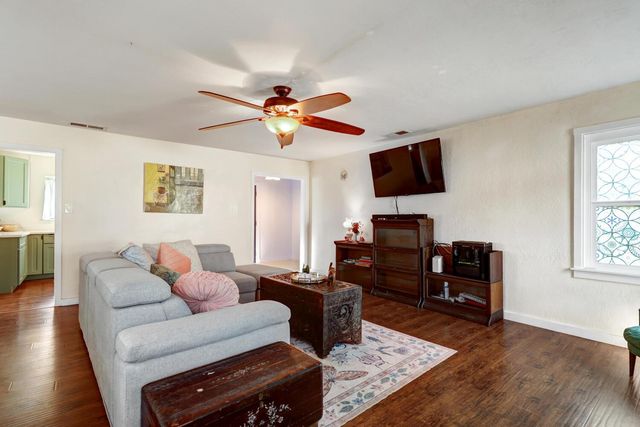 700 Elefa St, Roseville, CA 95678