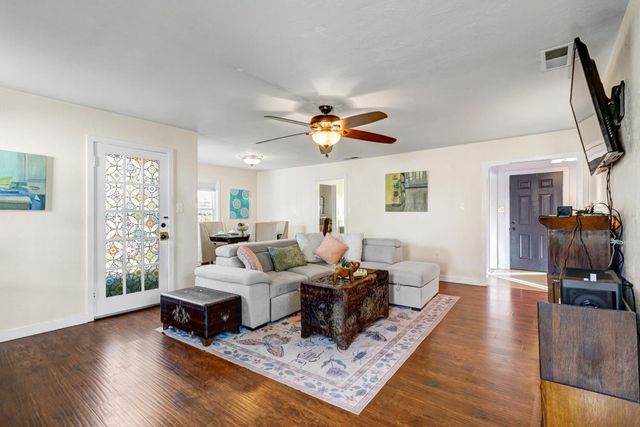 700 Elefa St, Roseville, CA 95678