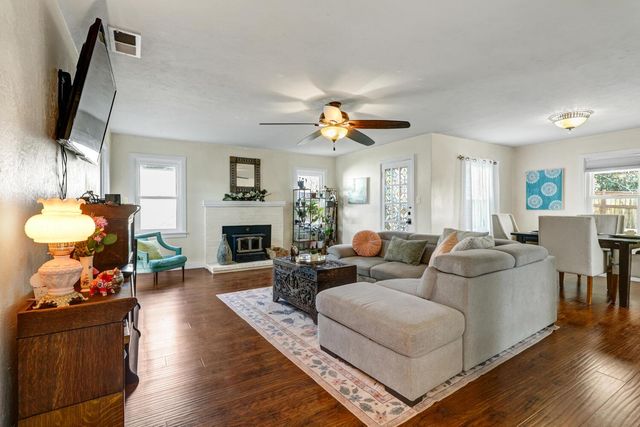 700 Elefa St, Roseville, CA 95678