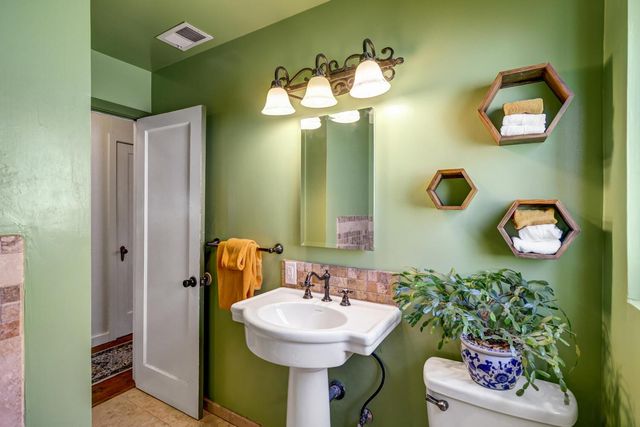 700 Elefa St, Roseville, CA 95678