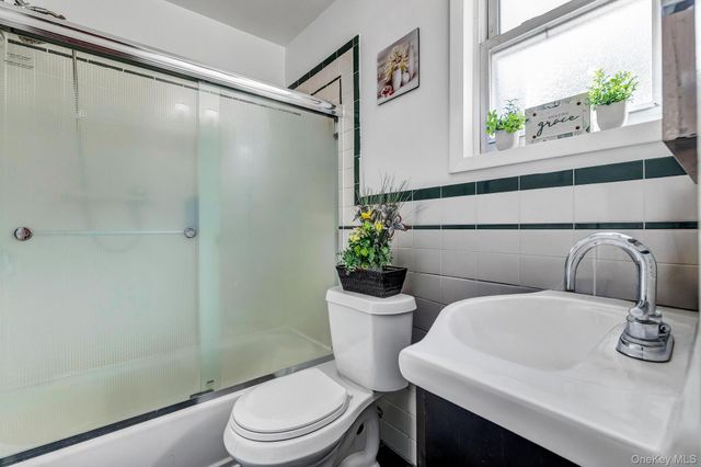 1651 Hering Avenue, Bronx, NY 10461