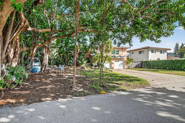 460 SE 18th Avenue, Deerfield Beach, FL 33441