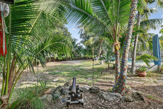 460 SE 18th Avenue, Deerfield Beach, FL 33441