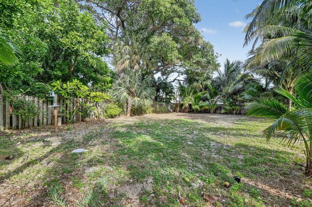 460 SE 18th Avenue, Deerfield Beach, FL 33441