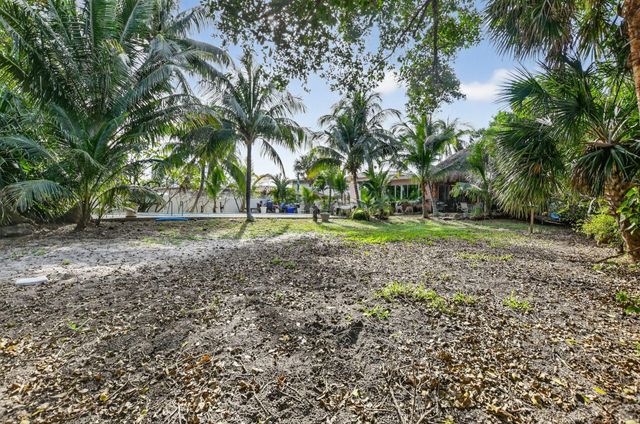 460 SE 18th Avenue, Deerfield Beach, FL 33441