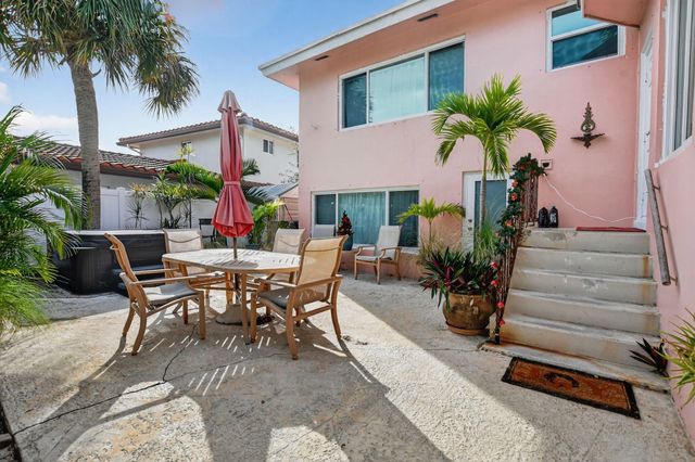 460 SE 18th Avenue, Deerfield Beach, FL 33441