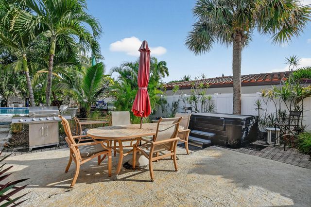 460 SE 18th Avenue, Deerfield Beach, FL 33441