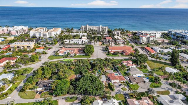 460 SE 18th Avenue, Deerfield Beach, FL 33441