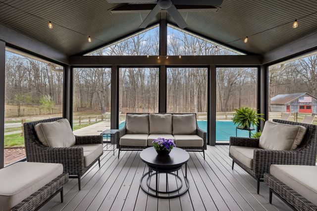 6171 Calvin Potts Rd, Primm Springs, TN 38476