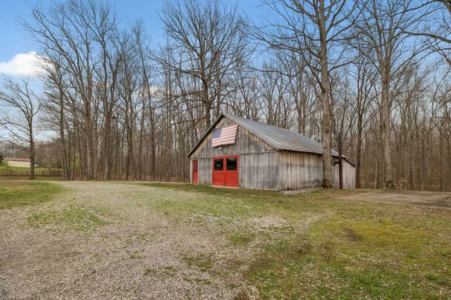 6171 Calvin Potts Rd, Primm Springs, TN 38476