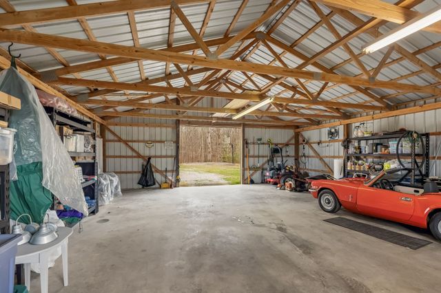 6171 Calvin Potts Rd, Primm Springs, TN 38476