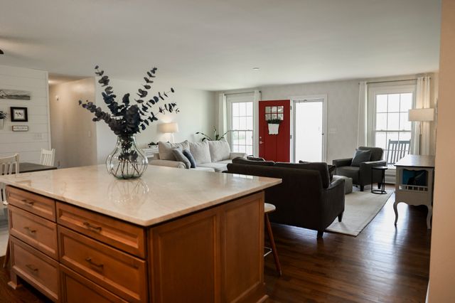 6171 Calvin Potts Rd, Primm Springs, TN 38476