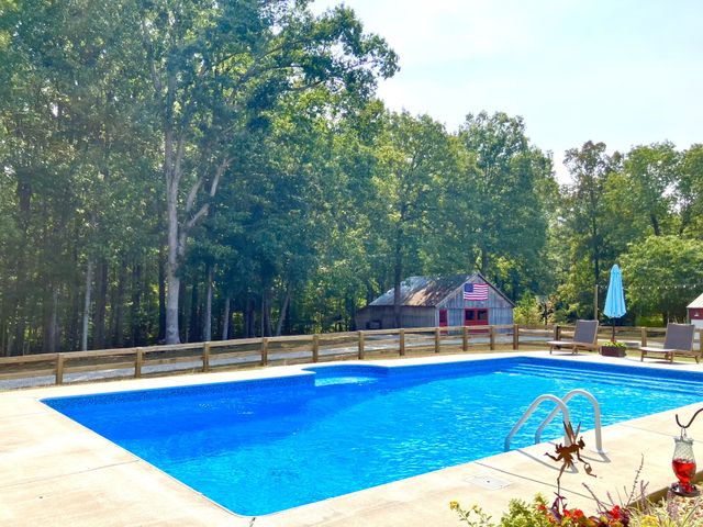 6171 Calvin Potts Rd, Primm Springs, TN 38476