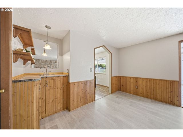 10717 Ne 44TH St, Vancouver, WA 98682