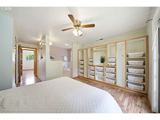 10717 Ne 44TH St, Vancouver, WA 98682
