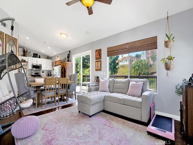 15 Dusty Trail, Trabuco Canyon, CA 92679