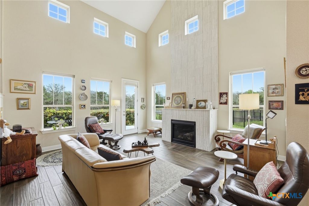 Image 8 of property listing at 2408 Chambray Court, Austin, TX 78748