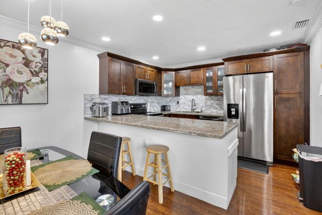 139 San Remo Boulevard 139, North Lauderdale, FL 33068