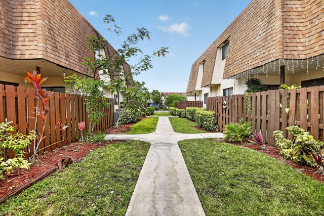 139 San Remo Boulevard 139, North Lauderdale, FL 33068