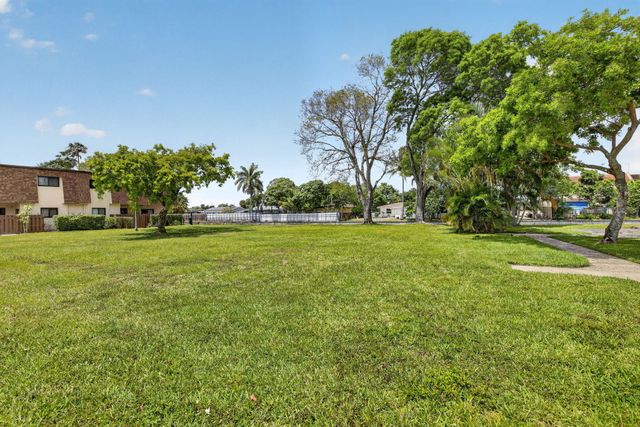139 San Remo Boulevard 139, North Lauderdale, FL 33068