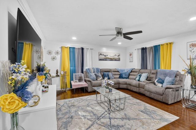 139 San Remo Boulevard 139, North Lauderdale, FL 33068