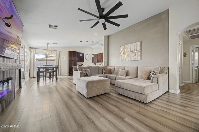 5526 W ELLIS Drive, Laveen, AZ 85339