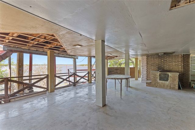 6946 Shamrock Drive, Brownwood, TX 76801