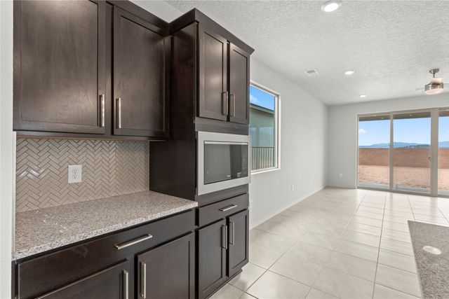 83 Calle Fuerza, Santa Fe, NM 87508