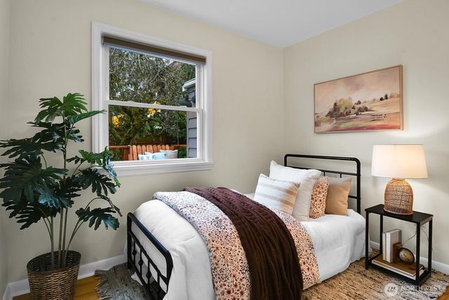 4221 S Willow Street S, Seattle, WA 98118