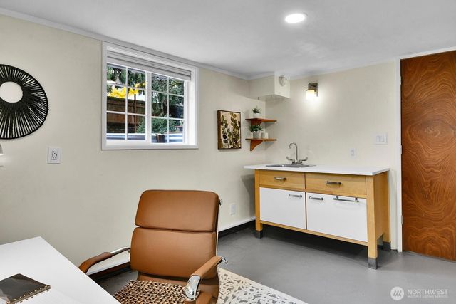 4221 S Willow Street S, Seattle, WA 98118