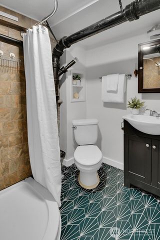 4221 S Willow Street S, Seattle, WA 98118