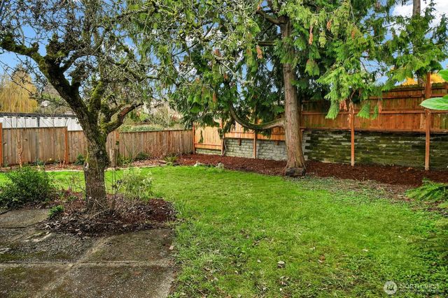 4221 S Willow Street S, Seattle, WA 98118