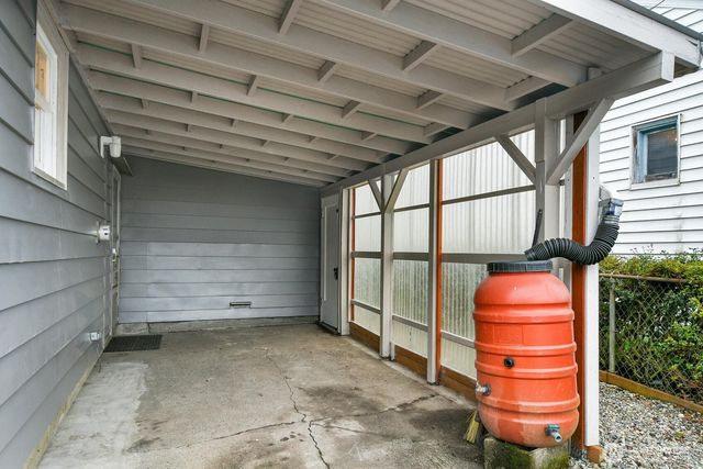 4221 S Willow Street S, Seattle, WA 98118