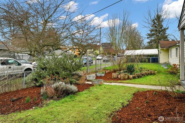 4221 S Willow Street S, Seattle, WA 98118