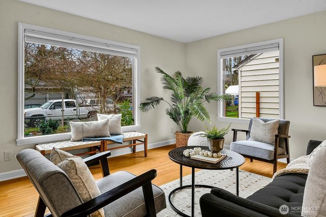 4221 S Willow Street S, Seattle, WA 98118