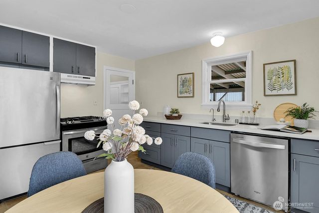 4221 S Willow Street S, Seattle, WA 98118