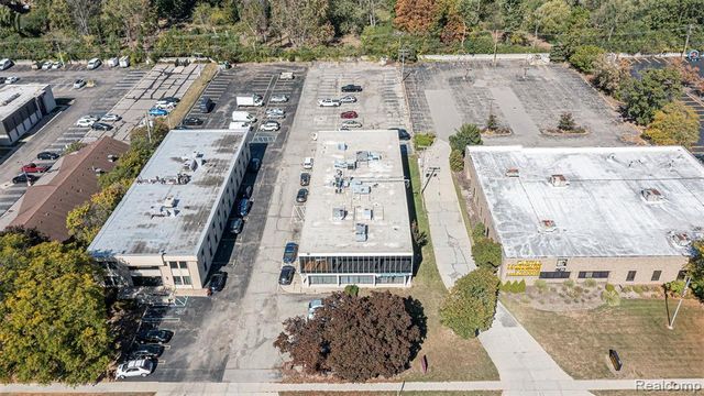 17220 W 12 Mile Road, Southfield, MI 48076