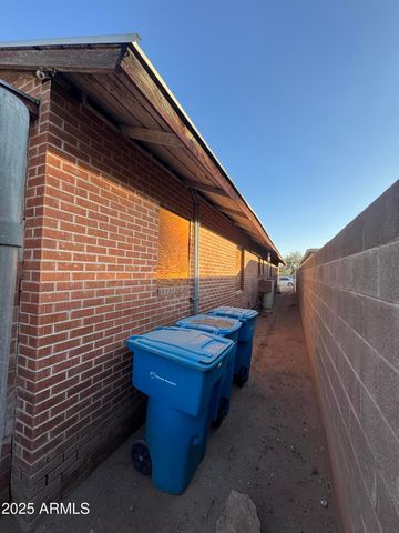 2230 E TAYLOR Street, Phoenix, AZ 85006