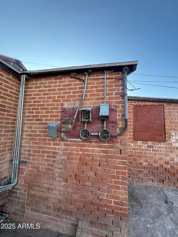 2230 E TAYLOR Street, Phoenix, AZ 85006