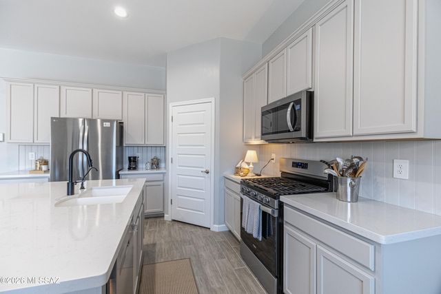 10328 N Desert Tea Drive, Marana, AZ 85653