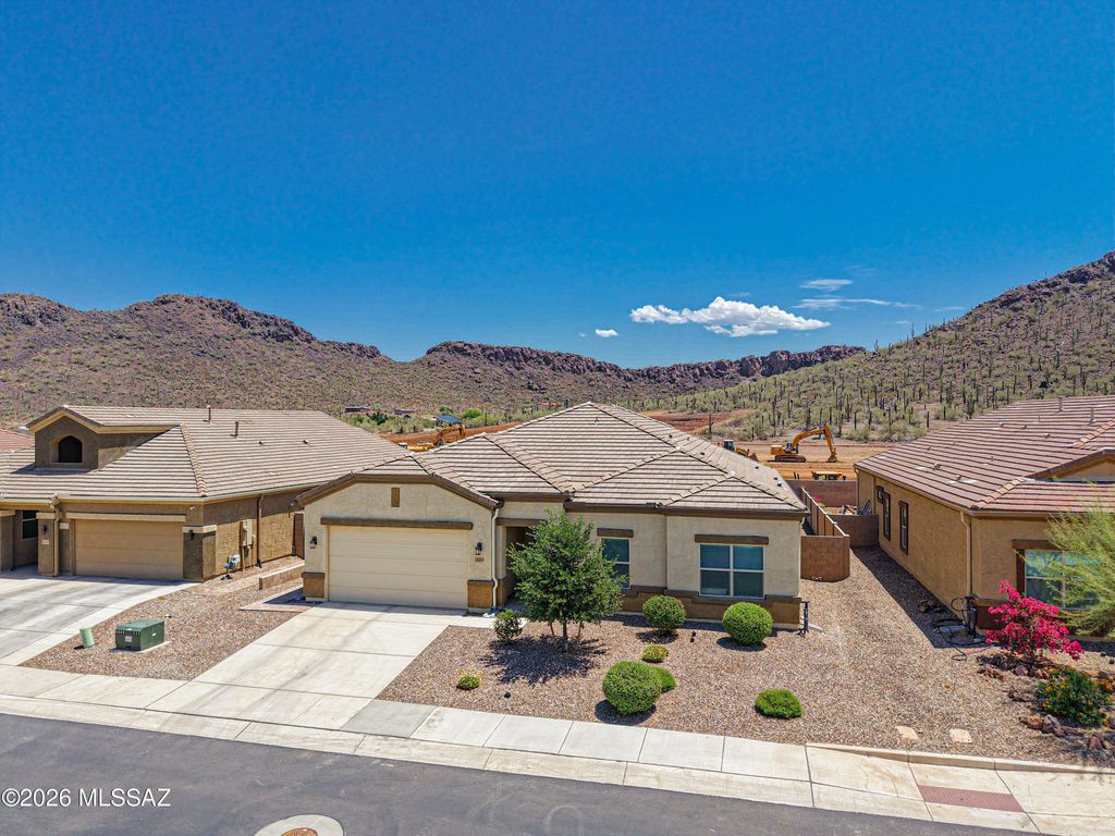 10328 N Desert Tea Drive, Marana, AZ 85653