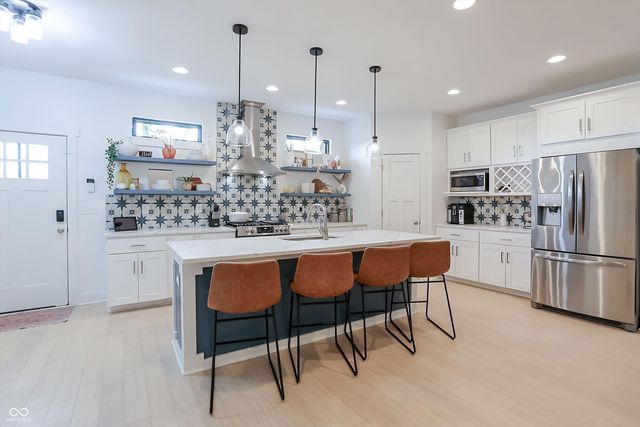 2043 Columbia Avenue, Indianapolis, IN 46202