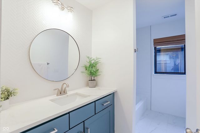 2043 Columbia Avenue, Indianapolis, IN 46202