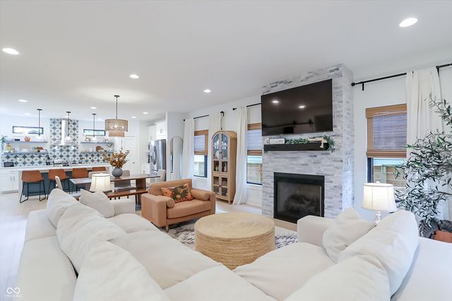 2043 Columbia Avenue, Indianapolis, IN 46202