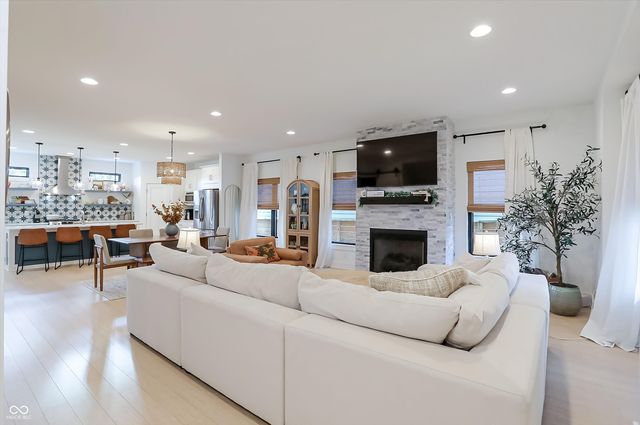 2043 Columbia Avenue, Indianapolis, IN 46202