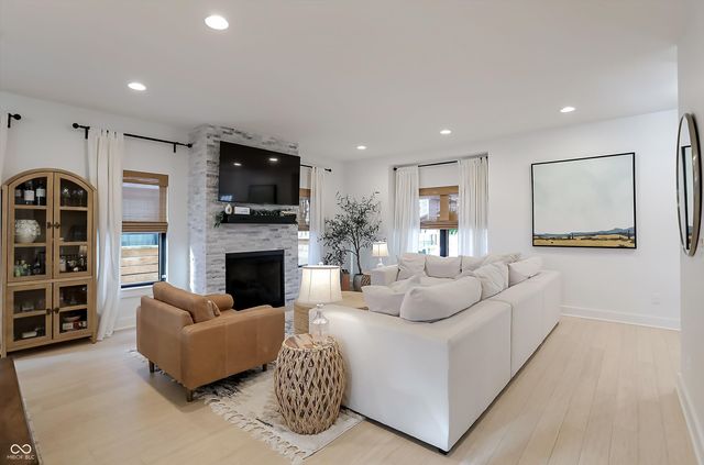 2043 Columbia Avenue, Indianapolis, IN 46202